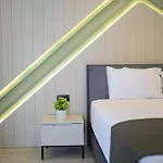 Zeluxe Aparthotel 4*