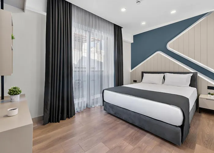 Zeluxe Aparthotel 4*