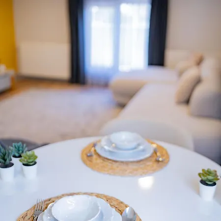 Zeluxe Apartmanhotel